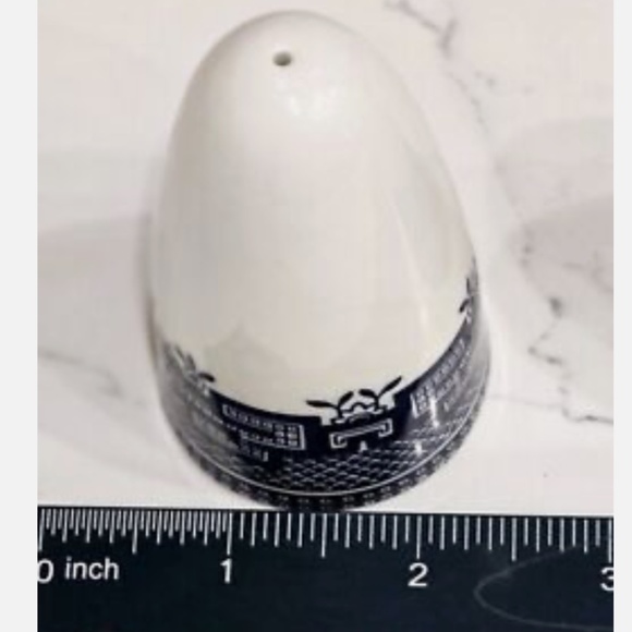 1950s Churchill "Willow" England Blue and White Salt and Pepper Shakers-a Pair - Picture 6 of 7